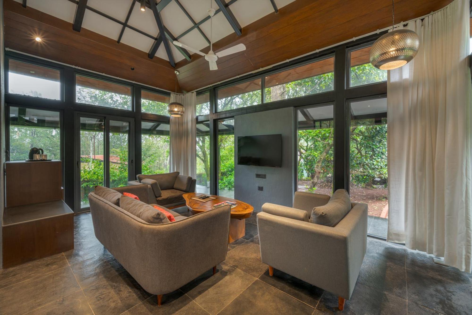 Saffronstays The Glasshouse, Panchgani - Beautiful Glass Villa For Couples Exteriér fotografie